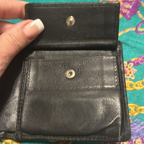 GUCCI leather bifold wallet with coin pouch - Picture 7 of 8